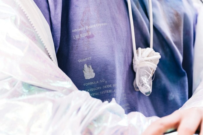 クリスタル混の染料を使用した Advisory Board Crystals x A Ma Maniere コレクションが登場