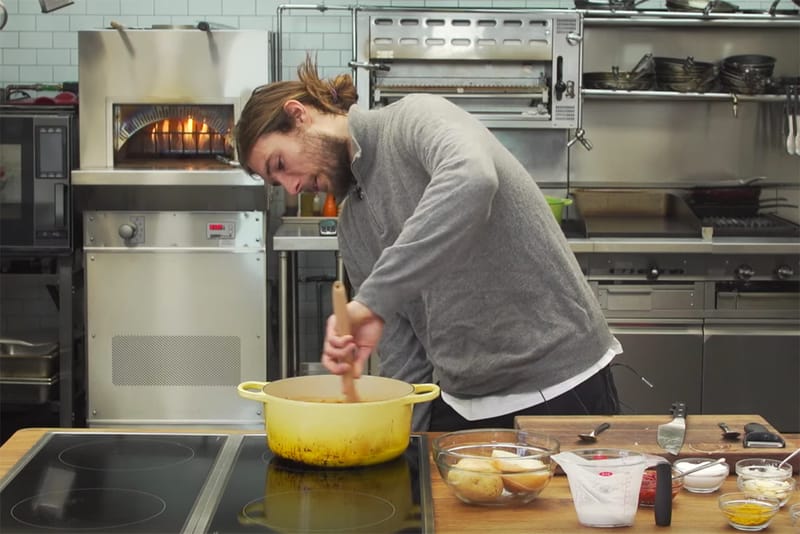 アレックス・オルソンとヴィーガンカレーを作ろう