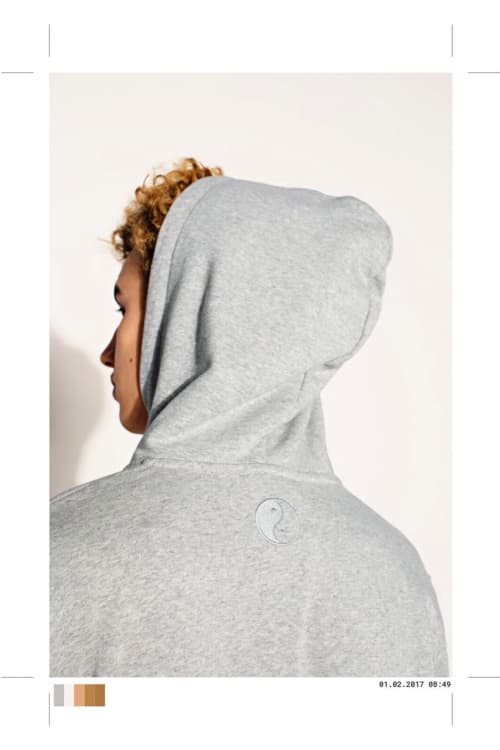 スウェーデン発のアップカミングブランド Axel Arigato が初のアパレルコレクションを制作