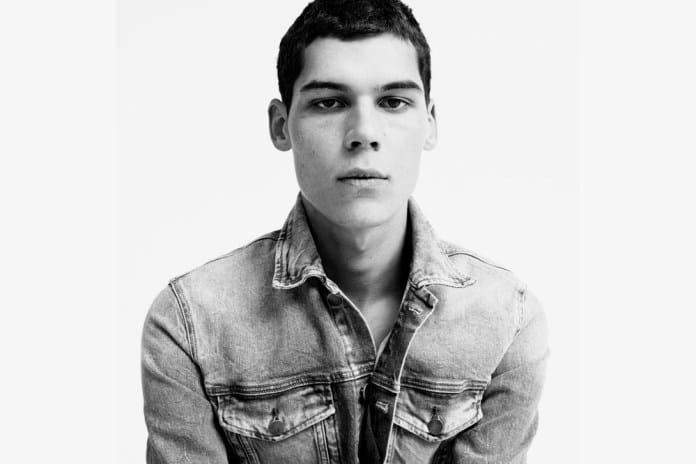 デニムジャケットに焦点を当てた Calvin Klein Jeans 2017年春夏キャンペーン