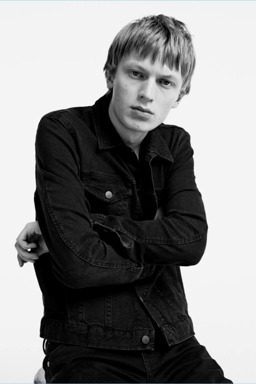 デニムジャケットに焦点を当てた Calvin Klein Jeans 2017年春夏キャンペーン
