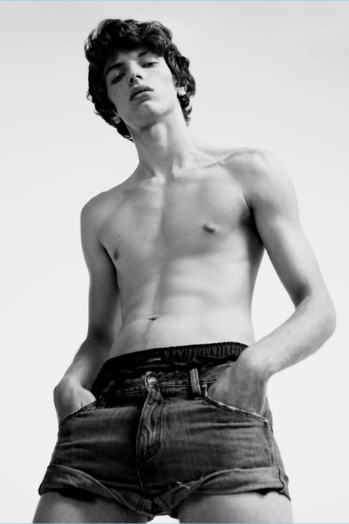 デニムジャケットに焦点を当てた Calvin Klein Jeans 2017年春夏キャンペーン