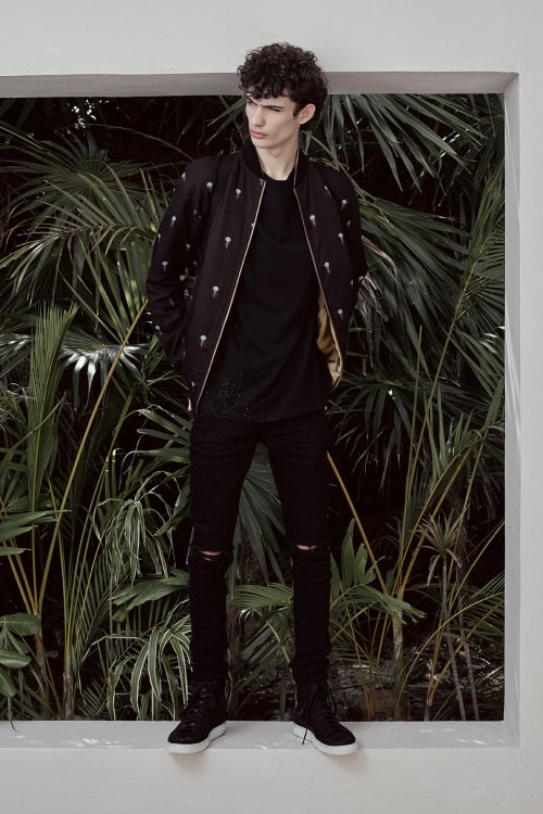 John Elliott ジョンエリオット
