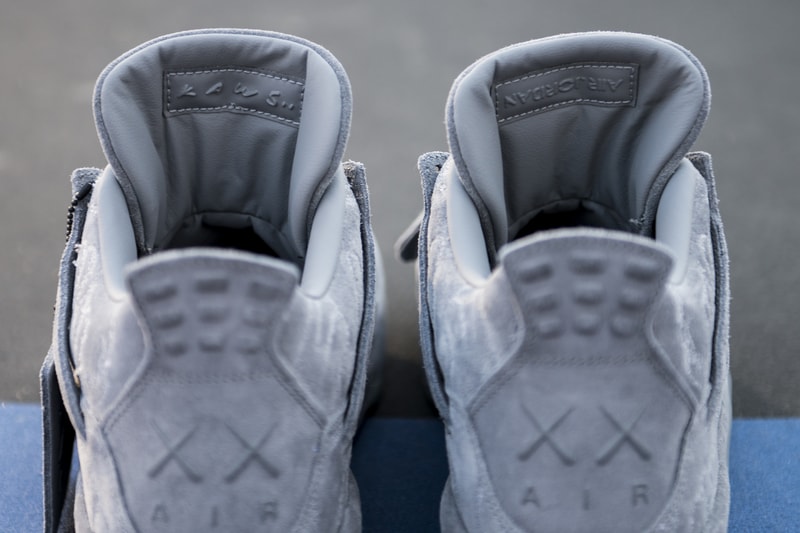 カウズ x ジョーダン コラボ Air Jordan 4 を HYPEBEAST が独占入手