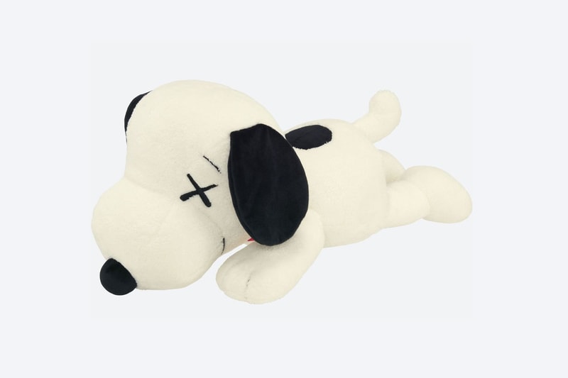 カウズ x ピーナッツ UT コレクションにラインアップするTシャツやグッズアイテムをチェック