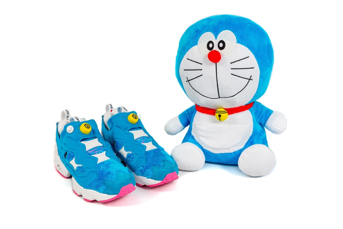 packer x atmos x reebok によるドラえもんコラボ instapump fury og pad doraemon にクロースアップ hypebeast jp