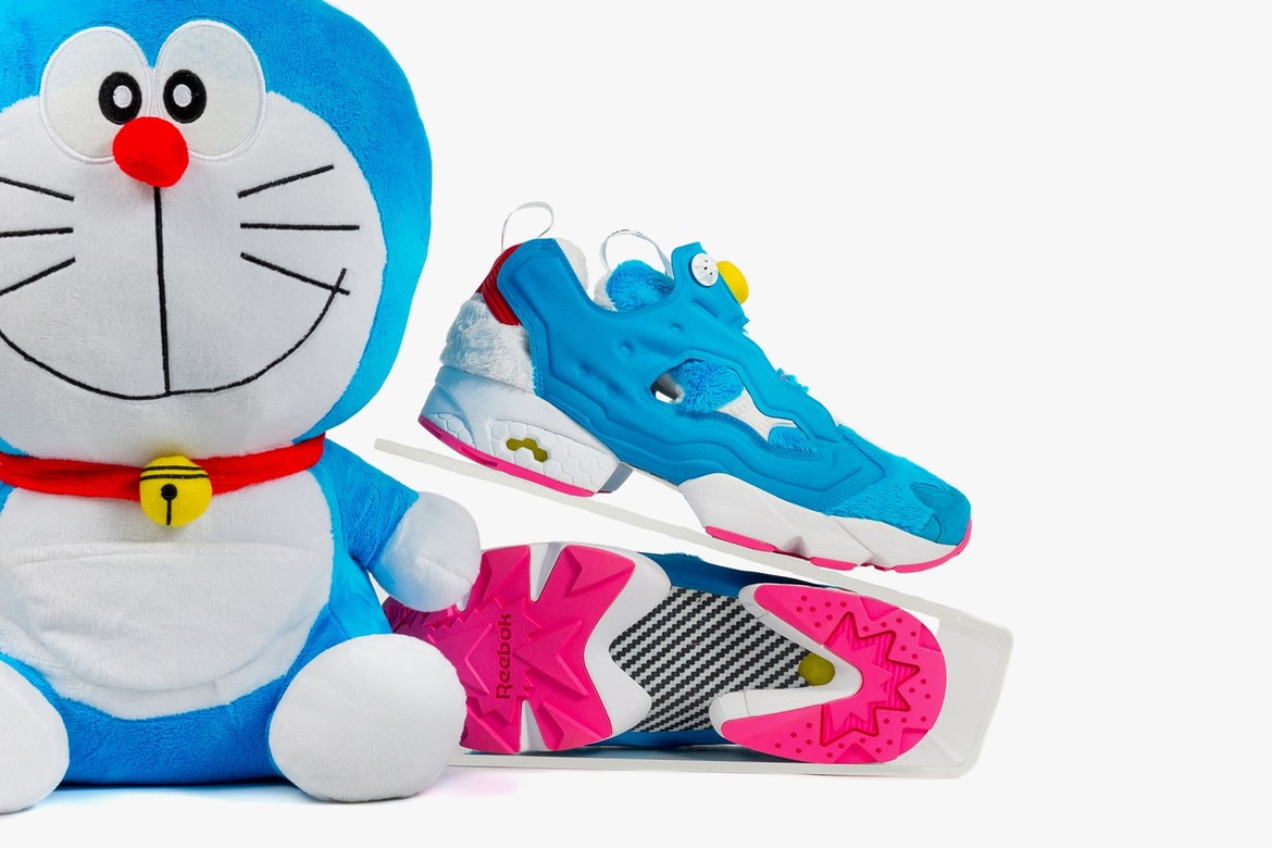 packer x atmos x reebok によるドラえもんコラボ instapump fury og pad doraemon にクロースアップ hypebeast jp
