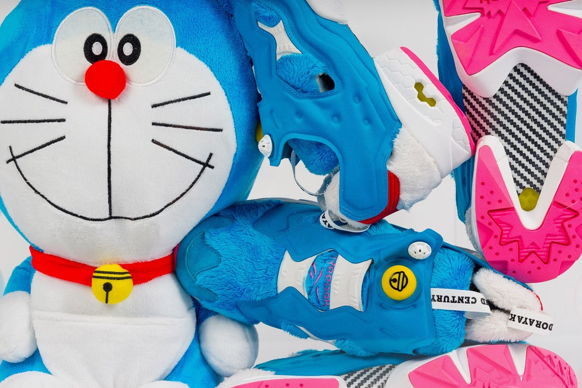 packer x atmos x reebok によるドラえもんコラボ instapump fury og pad doraemon にクロースアップ hypebeast jp