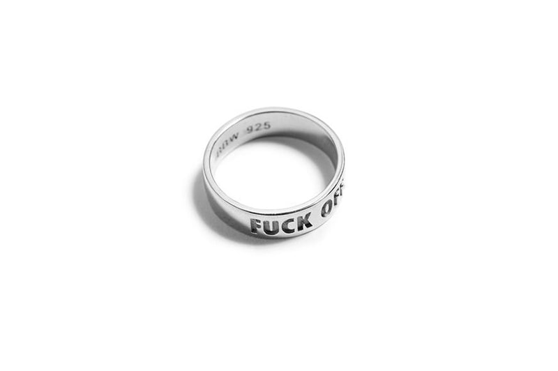 カナダ発ブランド Raised by Wolves の “FUCK OFF” をテーマにしたアイテムをご紹介