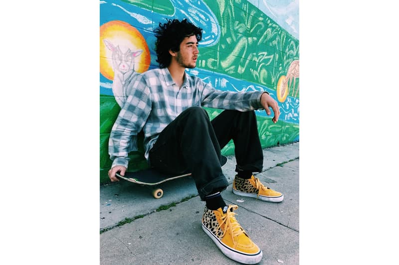 発売前の Supreme x Vans の Sk8-Mid Pro を履いてLA でスケートするローワン・ゾリラ