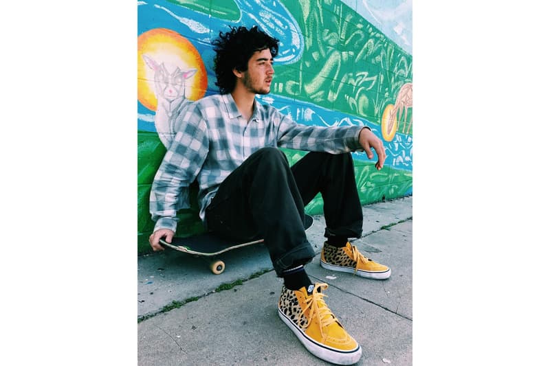 発売前の Supreme x Vans の Sk8-Mid Pro を履いてLA でスケートするローワン・ゾリラ