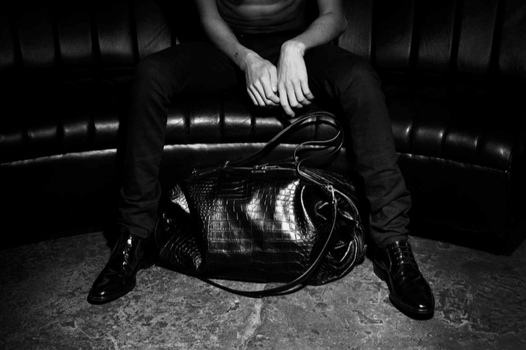 SAINT LAURENT が新たなメンズシグネチャーバッグをリリース