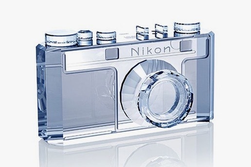 スワロフスキー®クリスタルによって再現された Nikon I型 のレプリカモデル