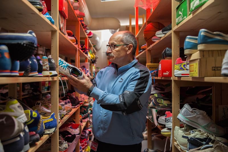 “Mr. PUMA” の異名を持つヘルムート・フィッシャーが案内する PUMA のアーカイブ保管室