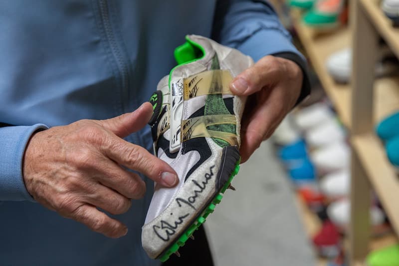 “Mr. PUMA” の異名を持つヘルムート・フィッシャーが案内する PUMA のアーカイブ保管室