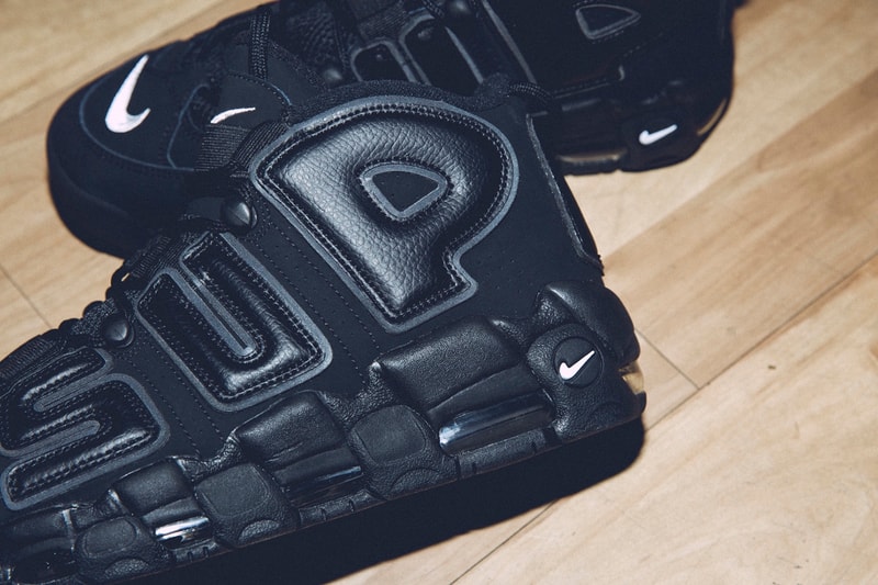 靴紐からインソールまで Supreme x Nike Air More Uptempo の詳細画像
