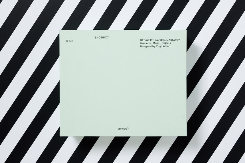 OFF-WHITE x UMBRO のコーチスニーカーを手に入れよう