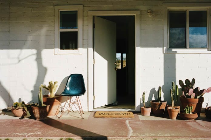 STUSSY Livin’ GENERAL STORE と Modernica のコラボより新作チェアが登場