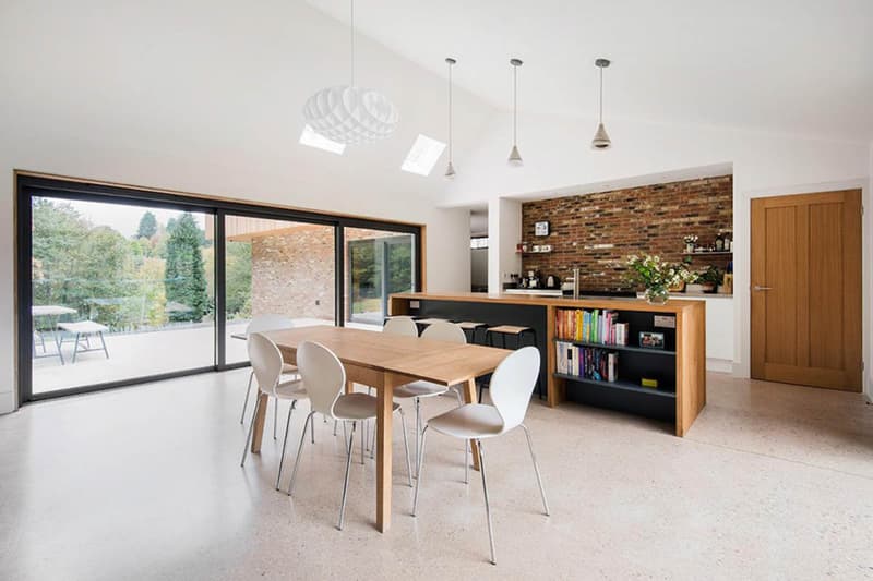 都会の喧騒を離れて暮らしたい人にぴったりの理想の一軒家 The Dell House