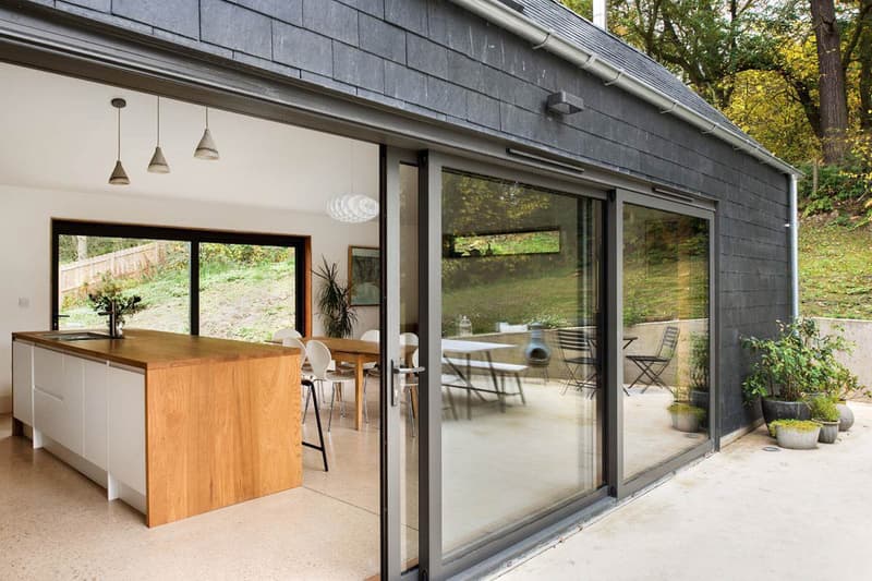 都会の喧騒を離れて暮らしたい人にぴったりの理想の一軒家 The Dell House