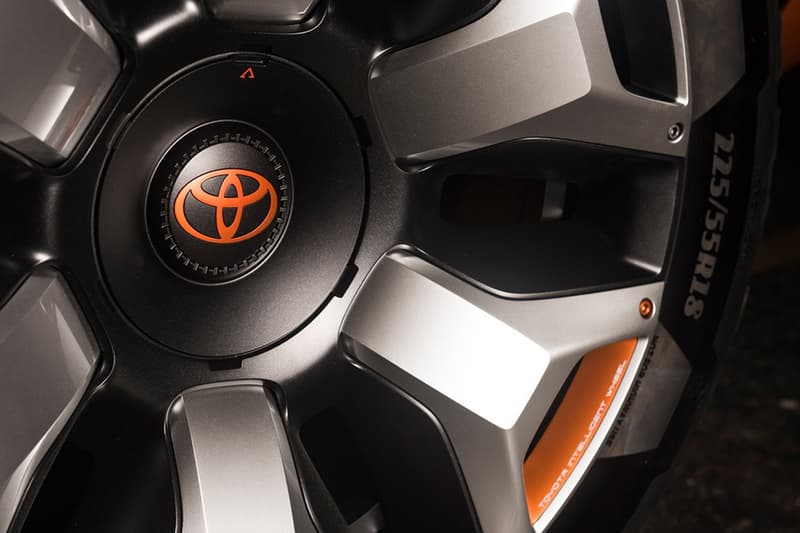 トヨタ が “遊び” に特化した新型コンパクトSUV FT-4X を公開