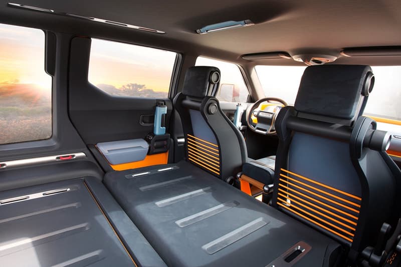 トヨタ が “遊び” に特化した新型コンパクトSUV FT-4X を公開