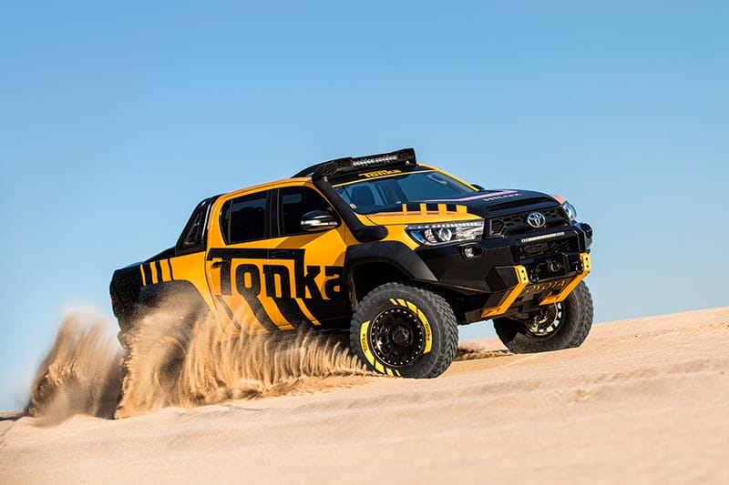 子供の頃の夢を現実にする TOYOTA の原寸大ハイラックス・トンカ・コンセプト