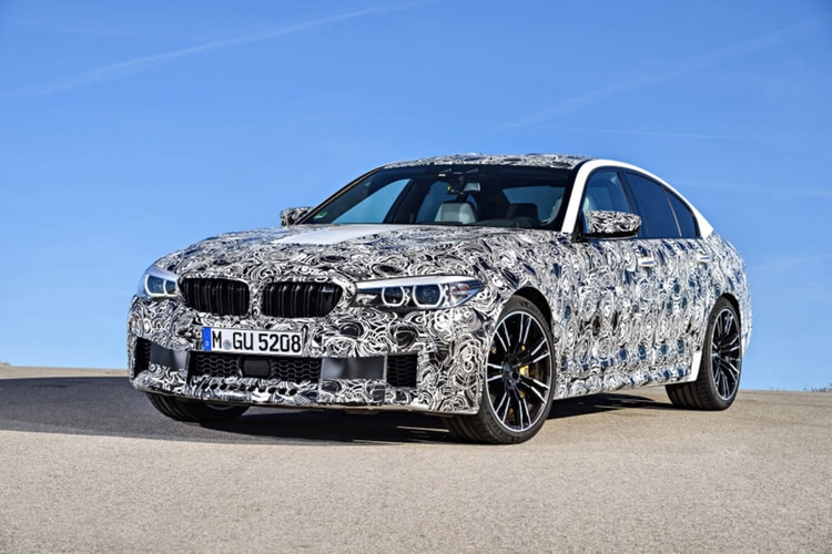 BMW が次期型 M5 の開発プロトタイプ車を公開