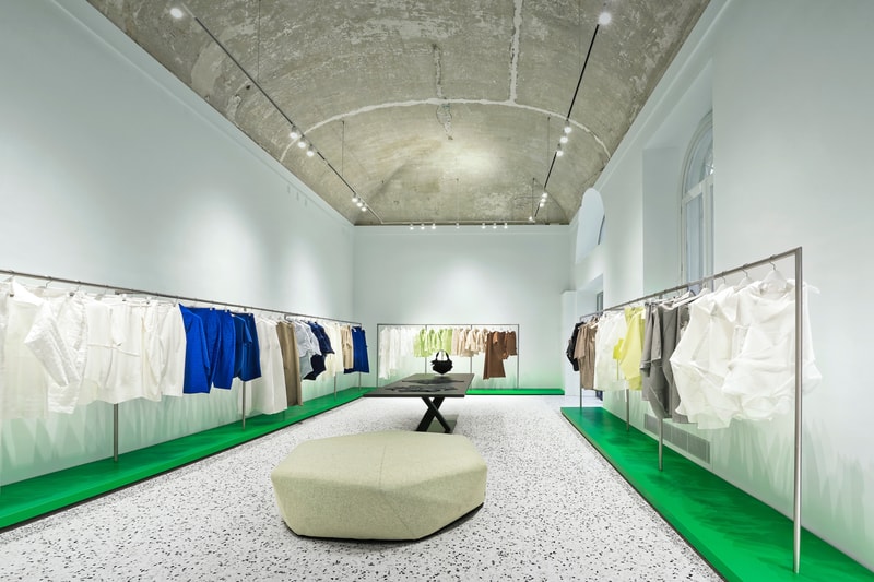 吉岡徳仁デザインによる イタリア初 ISSEY MIYAKE フラッグシップストア