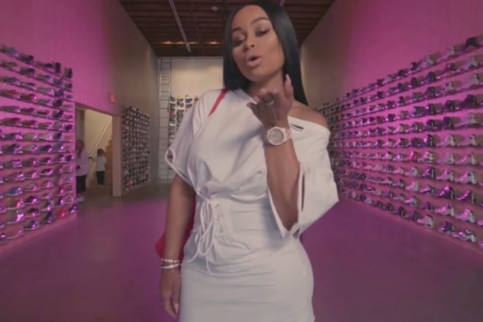 D.C. 出身のブラック・チャイナが “Sneaker Shopping” で東海岸と西海岸のスニーカーカルチャーを比べる