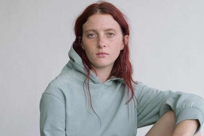 STÜSSY Women の2017年サマーコレクションは女性らしさを醸すミニマルなスタイルを提案