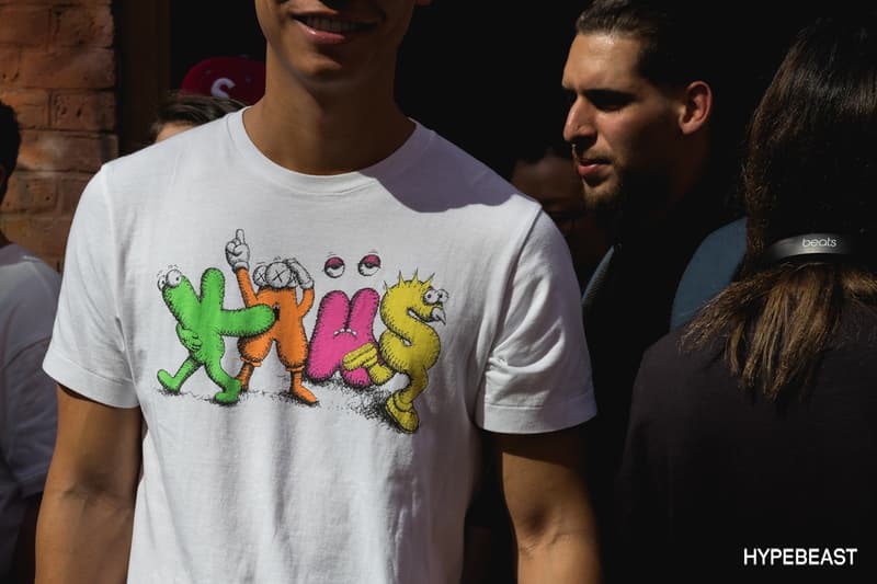 NYで行われたKAWS本人によるKAWS x Peanuts x Uniqloのサイニングイベントの様子をチェック