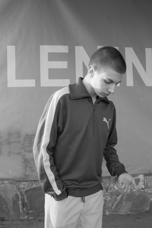 ソ連崩壊後のロシアを表現した Fucking Young! の最新エディトリアル