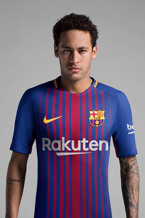 Fcバルセロナが楽天の名がフロントに記された新ユニフォームを発表 Hypebeast Jp Fcバルセロナが楽天の名がフロントに記された新ユニフォームを発表 Hypebeast Jp