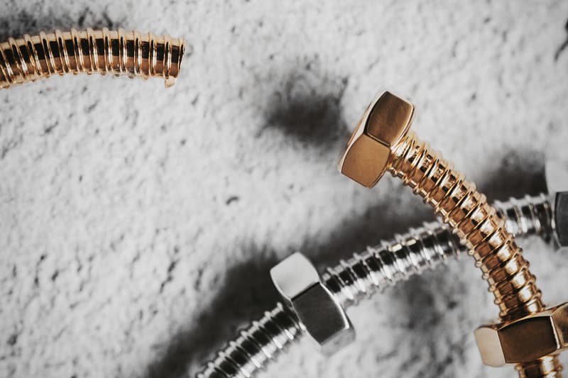 Cartier の Écrou de Cartier にクローズアップ