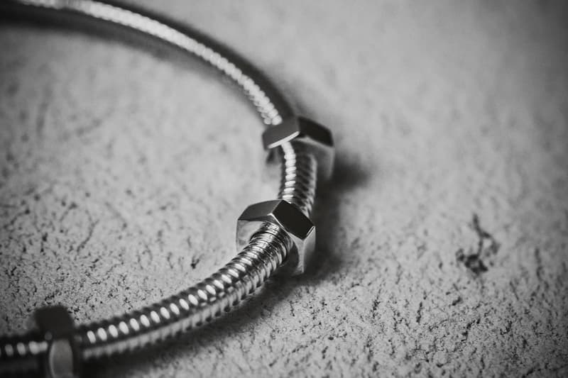 Cartier の Écrou de Cartier にクローズアップ