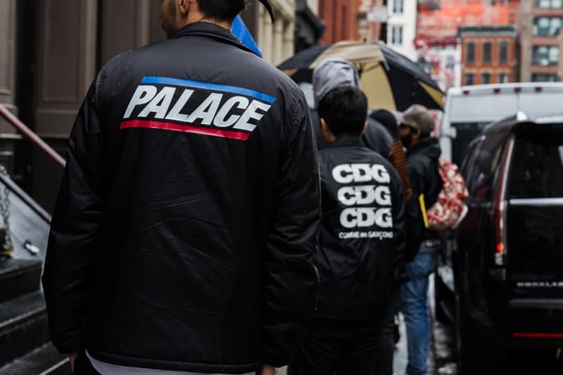 警察の到着前に Palace NYC 店オープンに並んだファン達は何を着ていた？