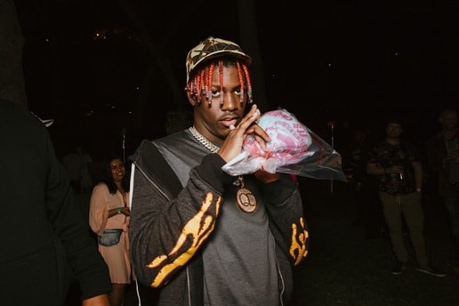 Lil Yachty が Anti Social Social Club x BAPE® のフーディーを着用してステージに登場