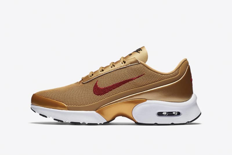 Nike より “Metallic Gold” 仕様の Air Max フットウェアの数々が登場