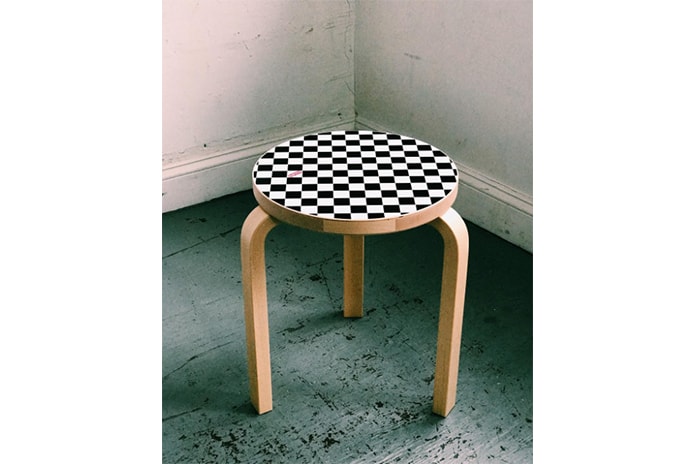 Supreme x 北欧のファニチャーメーカー Artek の丸椅子 Stool 60 が今週末にドロップ