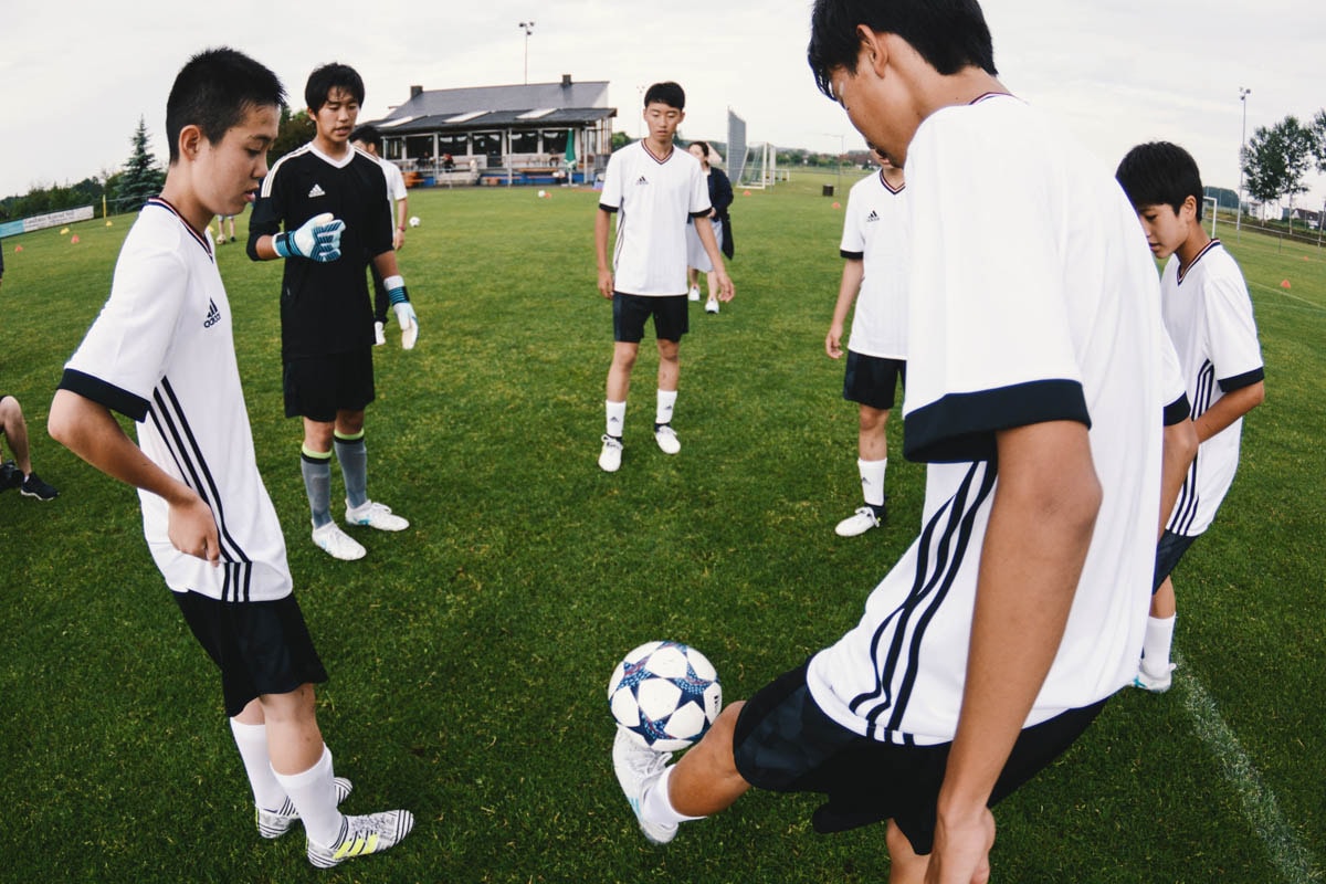adidas UEFA Young Champions 2017 に参戦したU-16日本代表 ともぞうSC のヨーロッパ紀行 ドイツ、ロンドン、そしてウェールズへ。栃木の若武者たちの一週間をフォトグラファー SHIZUYAが追う