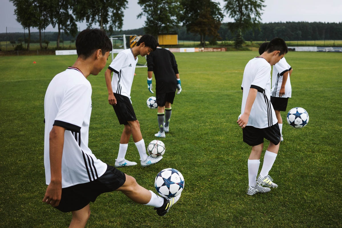 adidas UEFA Young Champions 2017 に参戦したU-16日本代表 ともぞうSC のヨーロッパ紀行 ドイツ、ロンドン、そしてウェールズへ。栃木の若武者たちの一週間をフォトグラファー SHIZUYAが追う