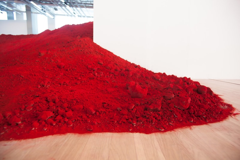 “世界で最も黒い顔料”の独占使用権を持つ Anish Kapoor アルゼンチン エキシビション