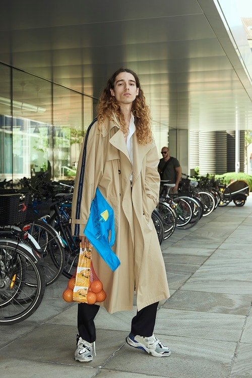 ストリートキャスティングのモデルを起用した Vetements 2018年春夏 コレクション ヴェトモン