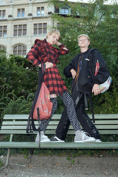 ストリートキャスティングのモデルを起用した Vetements 2018年春夏 コレクション ヴェトモン