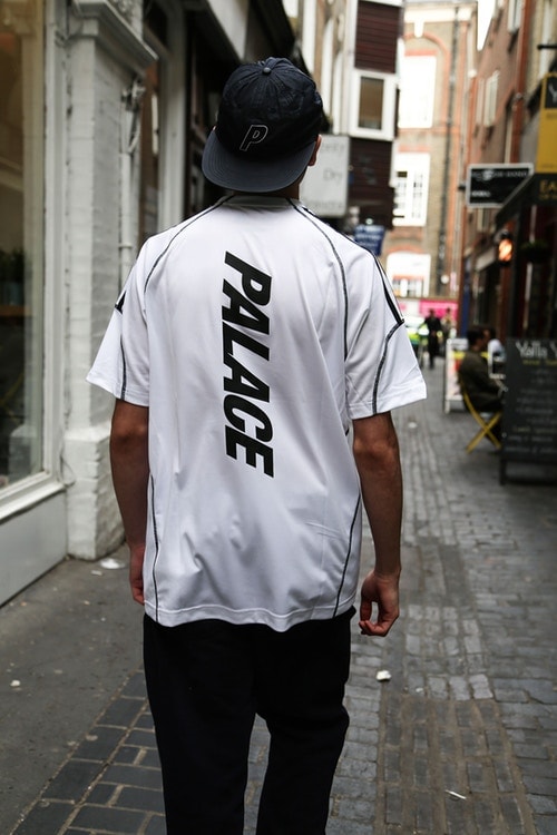 ロンドン Palace  adidas Originals 2017年サマーコレクション