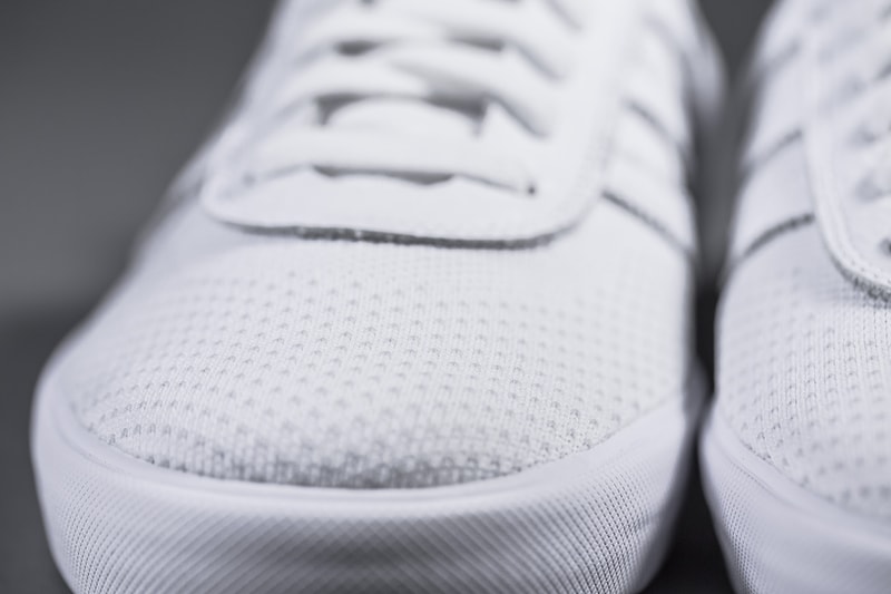 adidas Skateboarding よりスーパークリーンなホワイトカラーの Premiere Primeknit が登場