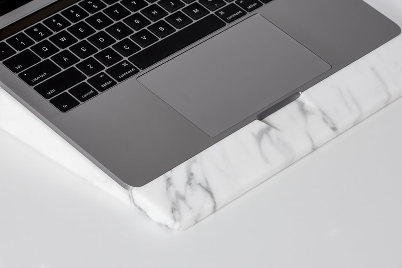 およそ50万円の史上最も贅沢な MacBook アクセサリー “BLOCK”