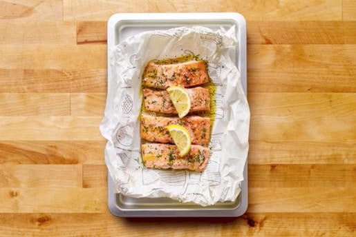 献立の決まらないあなたを助ける IKEA のポスター型料理本で楽しい夕食を