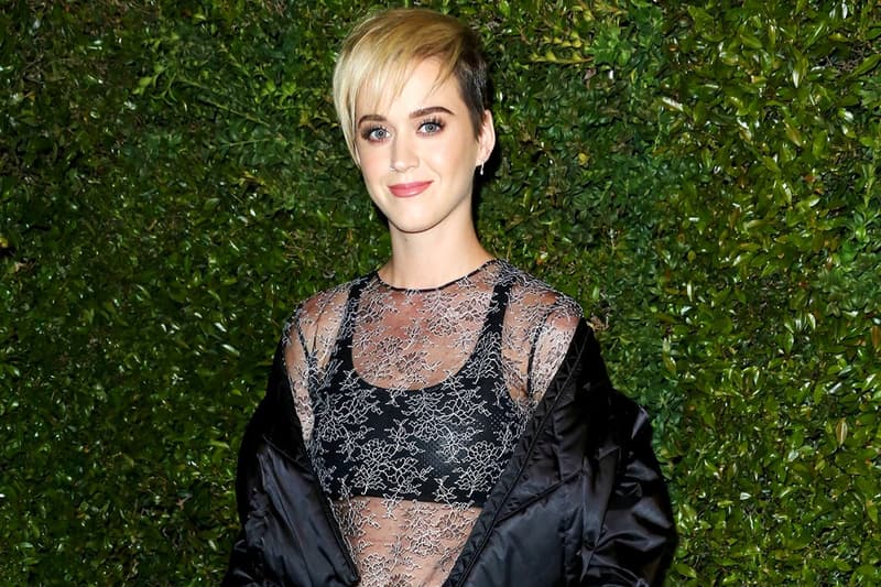 ケイティ・ペリー ツイッター 1億フォロワー